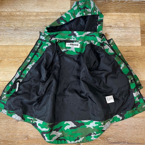 Kids Green Camouflage Hooded Raincoat - Lightweight Waterproof Jacket, Size 2-4 - Picture 6 of 9